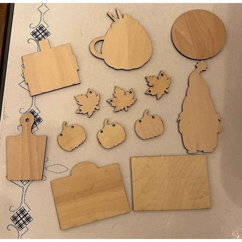 Fall/Thanksgiving Autumn Decor 13 PC Wood-Leaves, Pumpkin, Gnome, Latte